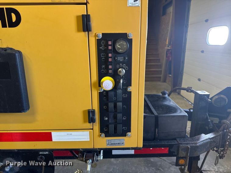 image for item EA2295 2013 Vermeer V800LE-HD vacuum trailer