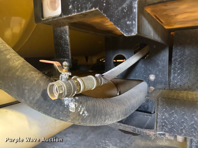 image for item EA2295 2013 Vermeer V800LE-HD vacuum trailer