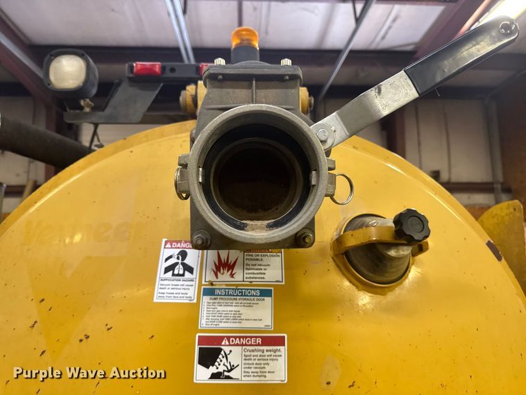 image for item EA2295 2013 Vermeer V800LE-HD vacuum trailer