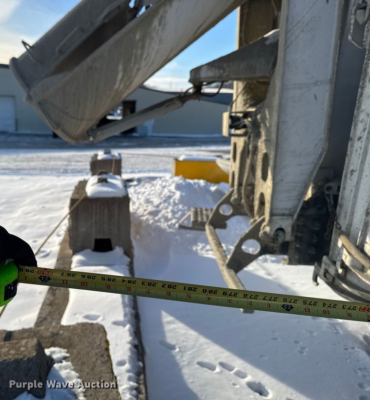 image for item EA2296 2012 Volvo Truck VHD ready mix truck