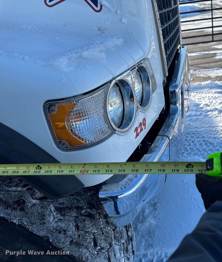 image for item EA2296 2012 Volvo Truck VHD ready mix truck