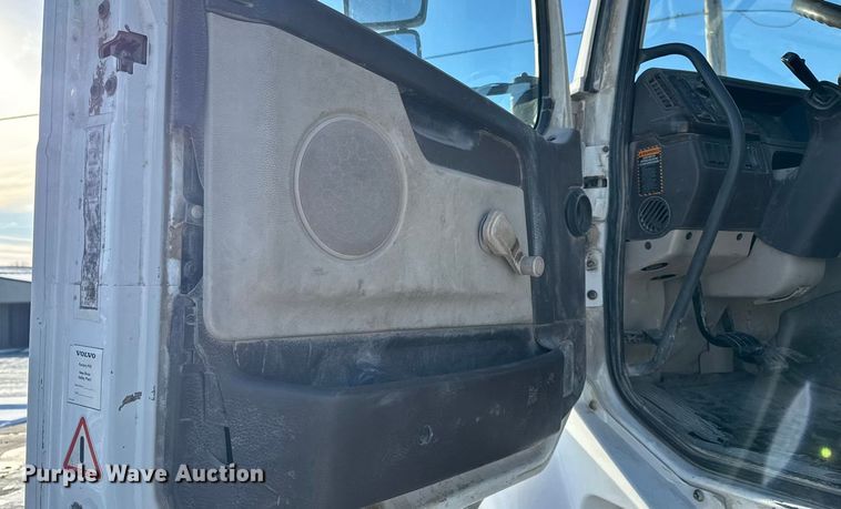 image for item EA2296 2012 Volvo Truck VHD ready mix truck