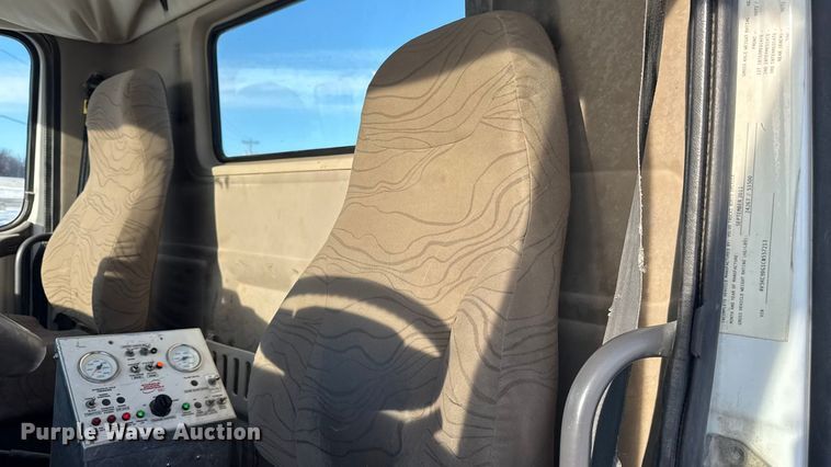 image for item EA2296 2012 Volvo Truck VHD ready mix truck