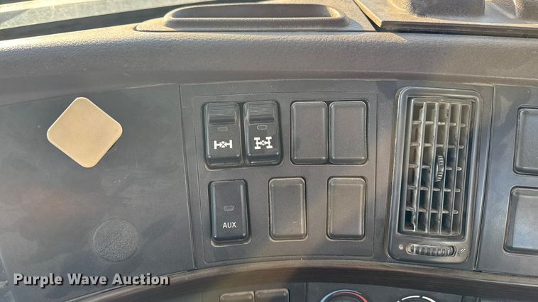 image for item EA2296 2012 Volvo Truck VHD ready mix truck