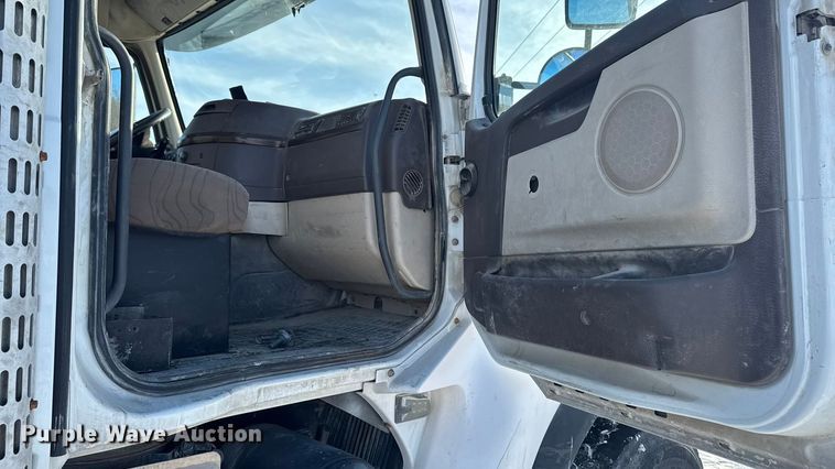 image for item EA2296 2012 Volvo Truck VHD ready mix truck