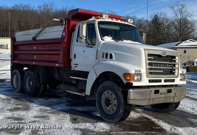 image for item EA2297 2001 Sterling Truck L9500 Series dump truck