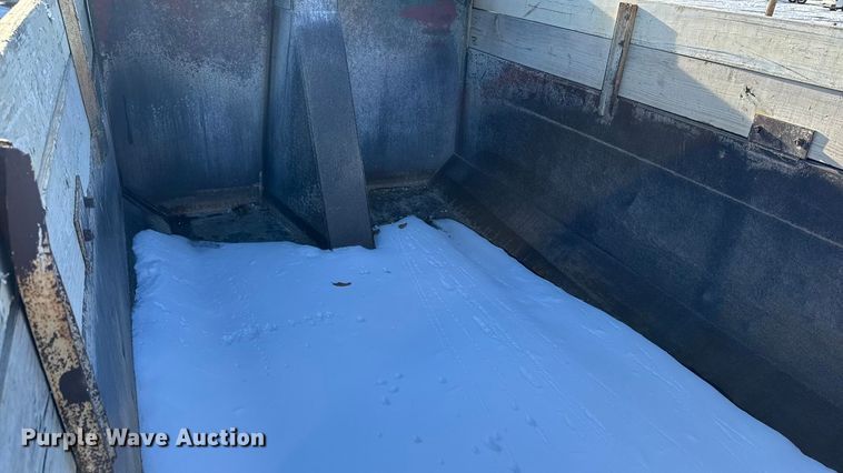 image for item EA2297 2001 Sterling Truck L9500 Series dump truck