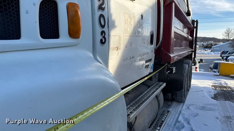 image for item EA2297 2001 Sterling Truck L9500 Series dump truck