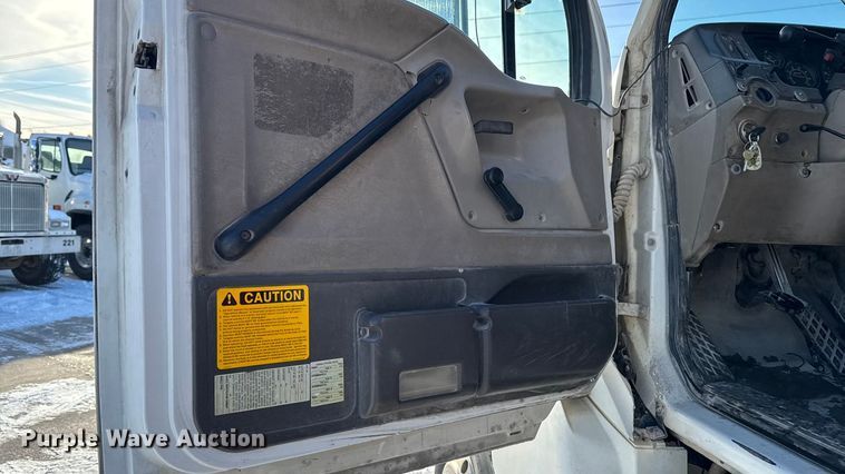 image for item EA2297 2001 Sterling Truck L9500 Series dump truck