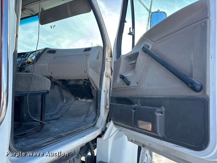 image for item EA2297 2001 Sterling Truck L9500 Series dump truck