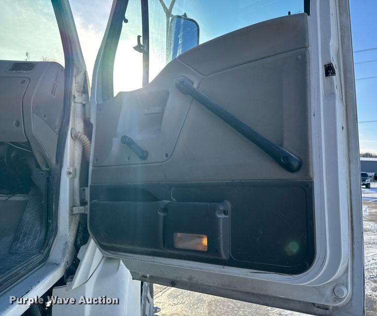 image for item EA2297 2001 Sterling Truck L9500 Series dump truck