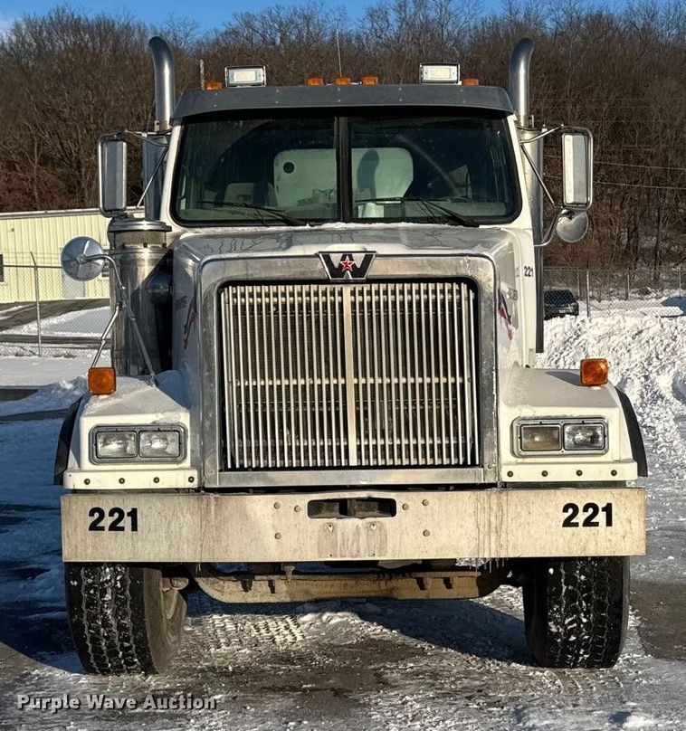 image for item EA2299 2006 Western Star 4900 ready mix truck