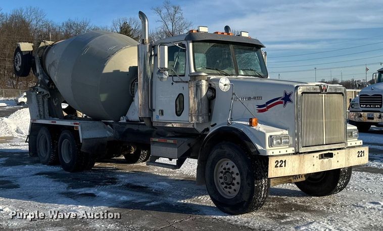 image for item EA2299 2006 Western Star 4900 ready mix truck
