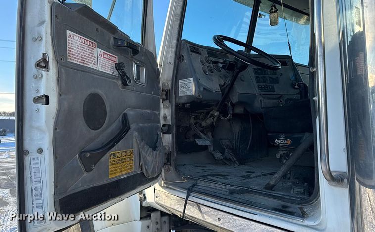 image for item EA2299 2006 Western Star 4900 ready mix truck