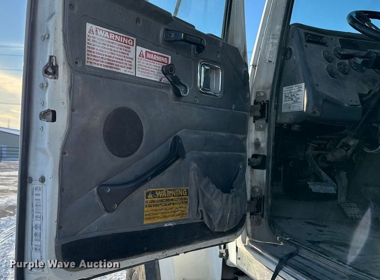 image for item EA2299 2006 Western Star 4900 ready mix truck