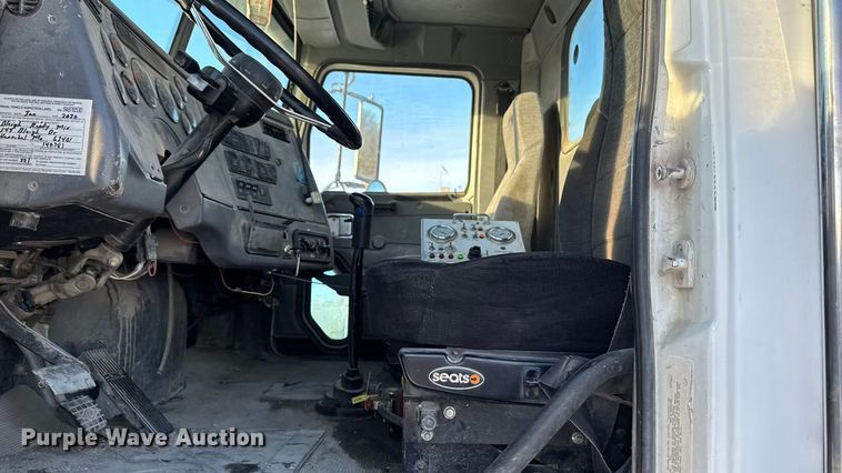 image for item EA2299 2006 Western Star 4900 ready mix truck