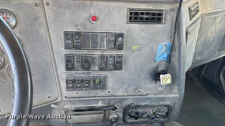 image for item EA2299 2006 Western Star 4900 ready mix truck