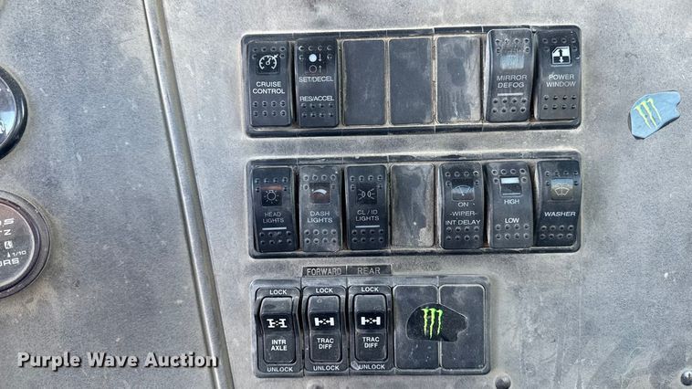 image for item EA2299 2006 Western Star 4900 ready mix truck