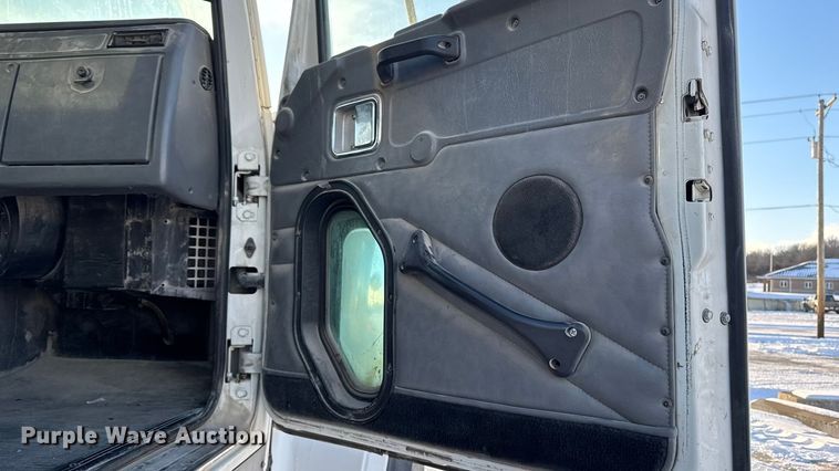 image for item EA2299 2006 Western Star 4900 ready mix truck