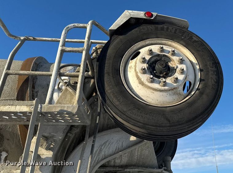 image for item EA2299 2006 Western Star 4900 ready mix truck