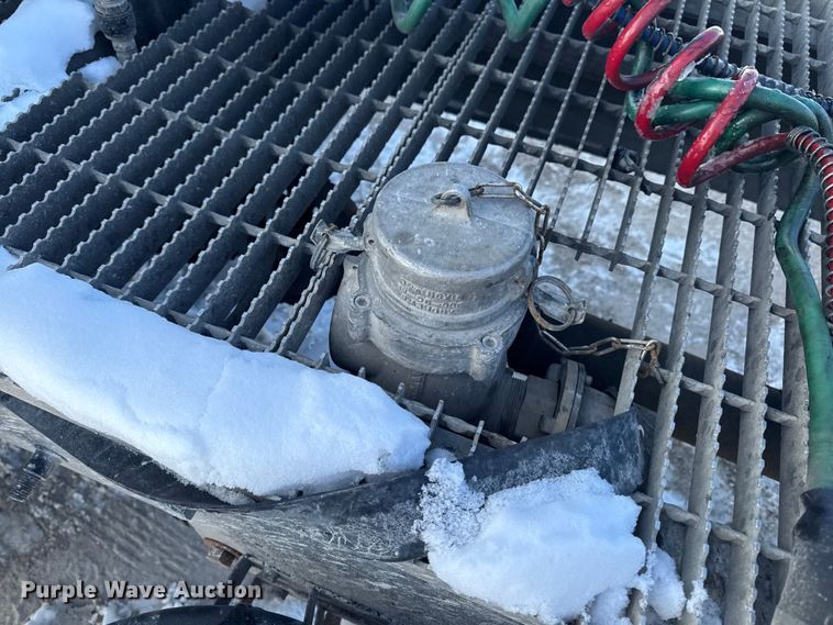 image for item EA2301 2000 Mack CH613 semi truck