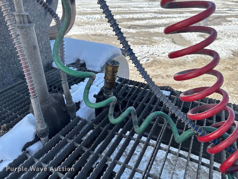 image for item EA2301 2000 Mack CH613 semi truck