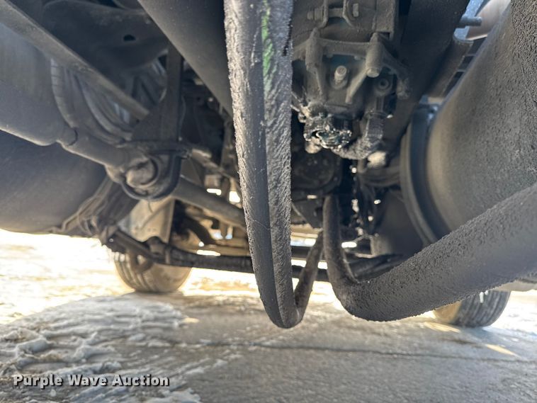 image for item EA2301 2000 Mack CH613 semi truck