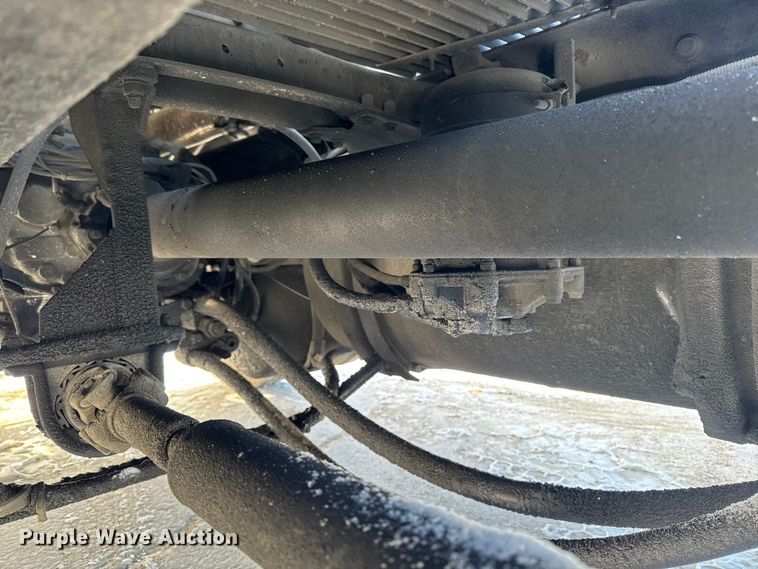 image for item EA2301 2000 Mack CH613 semi truck