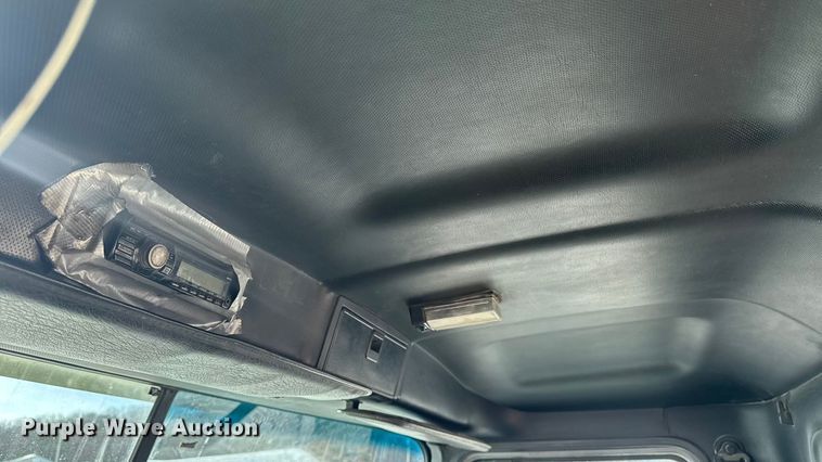 image for item EA2301 2000 Mack CH613 semi truck