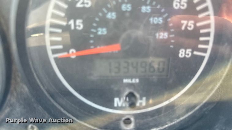 image for item EA2301 2000 Mack CH613 semi truck