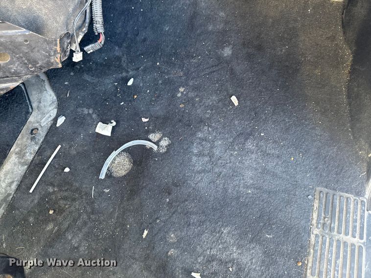 image for item EA2301 2000 Mack CH613 semi truck