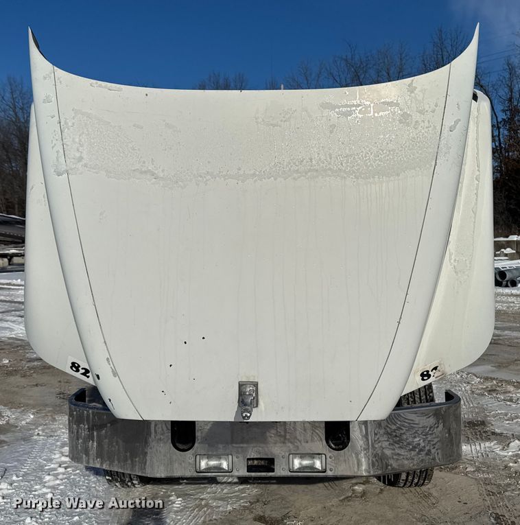 image for item EA2301 2000 Mack CH613 semi truck