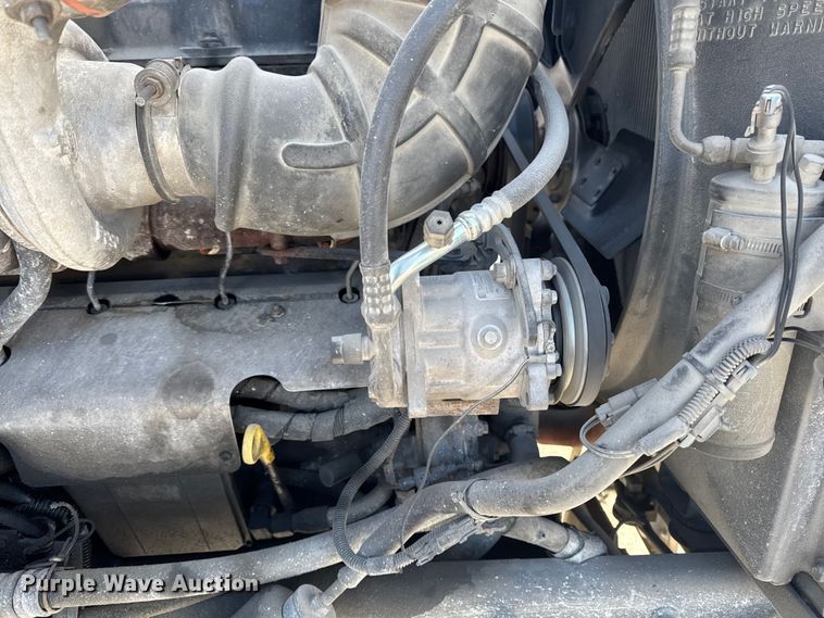 image for item EA2301 2000 Mack CH613 semi truck