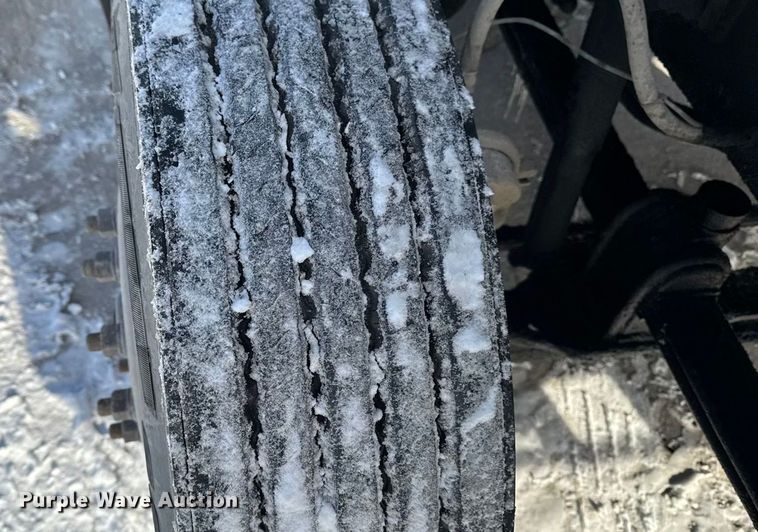 image for item EA2301 2000 Mack CH613 semi truck