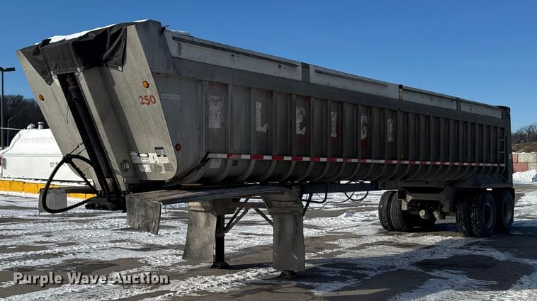 image for item EA2302 2001 Fruehuaf end dump trailer
