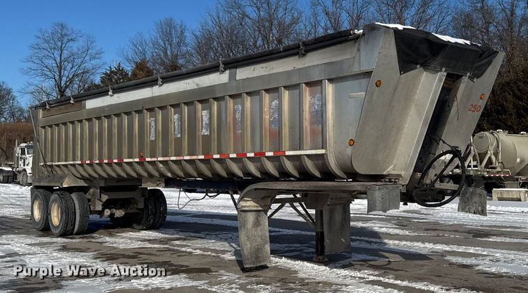 image for item EA2302 2001 Fruehuaf end dump trailer