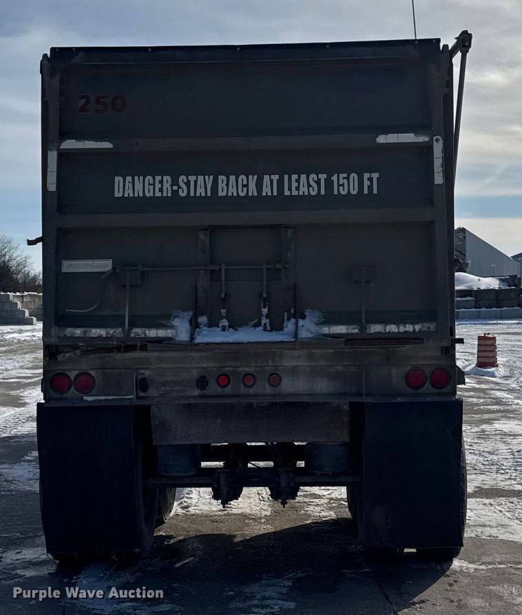 image for item EA2302 2001 Fruehuaf end dump trailer