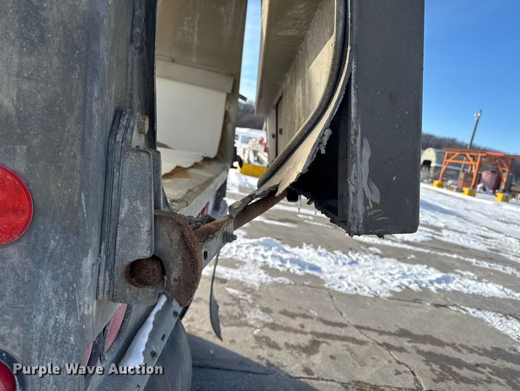 image for item EA2302 2001 Fruehuaf end dump trailer