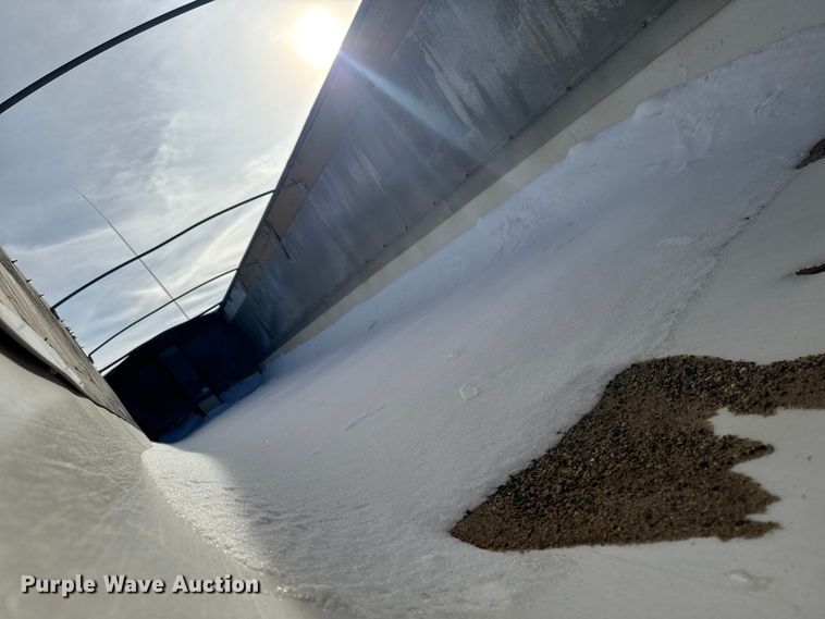 image for item EA2302 2001 Fruehuaf end dump trailer