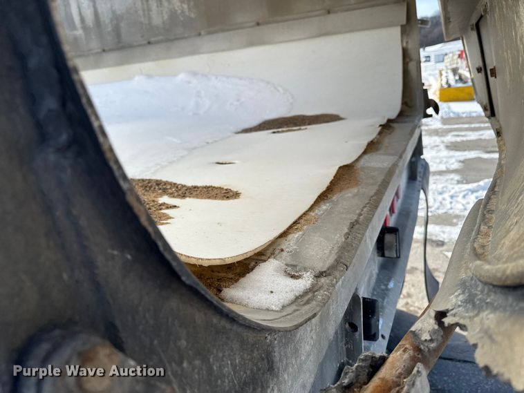 image for item EA2302 2001 Fruehuaf end dump trailer