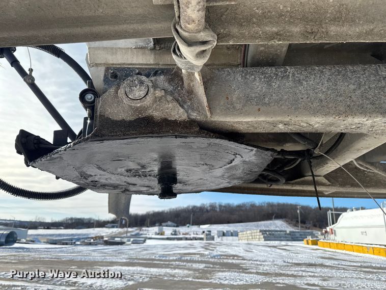 image for item EA2302 2001 Fruehuaf end dump trailer