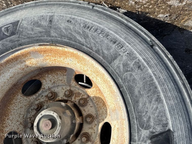 image for item EA2302 2001 Fruehuaf end dump trailer