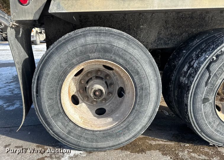 image for item EA2302 2001 Fruehuaf end dump trailer