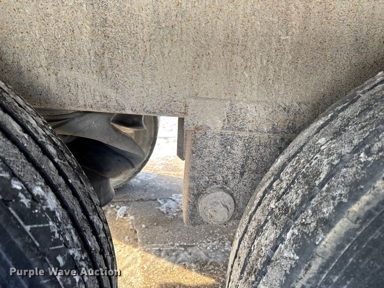 image for item EA2302 2001 Fruehuaf end dump trailer