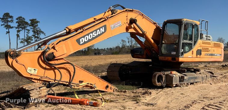 image for item EA7193 2012 Doosan DX350LC-3 excavator