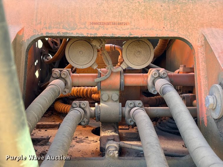 image for item EA7193 2012 Doosan DX350LC-3 excavator