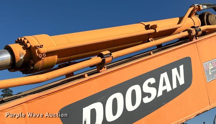 image for item EA7193 2012 Doosan DX350LC-3 excavator