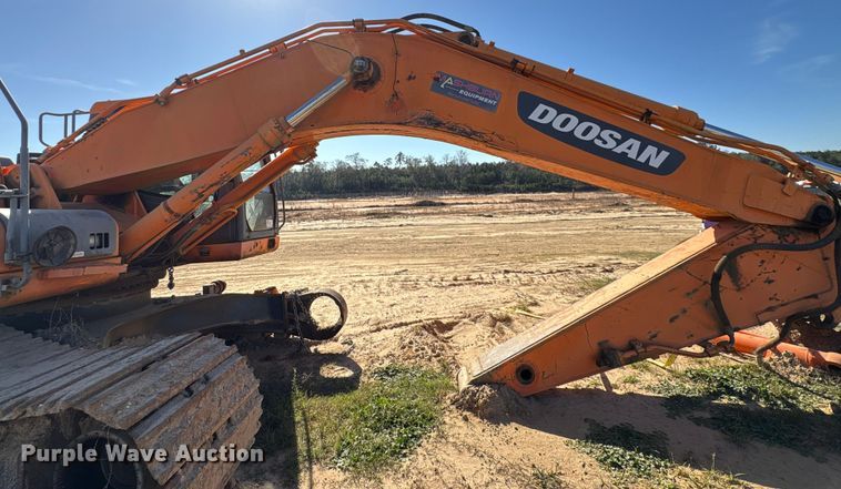 image for item EA7193 2012 Doosan DX350LC-3 excavator