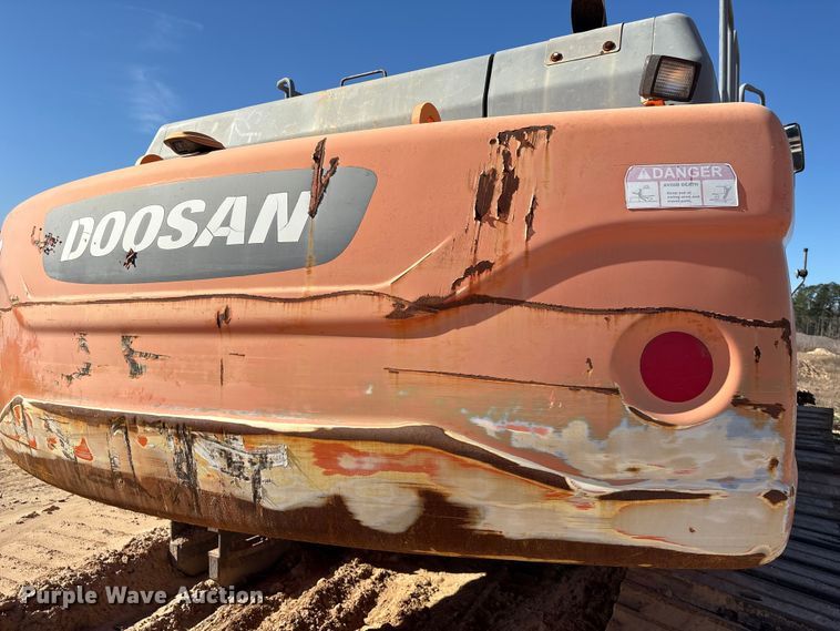 image for item EA7193 2012 Doosan DX350LC-3 excavator