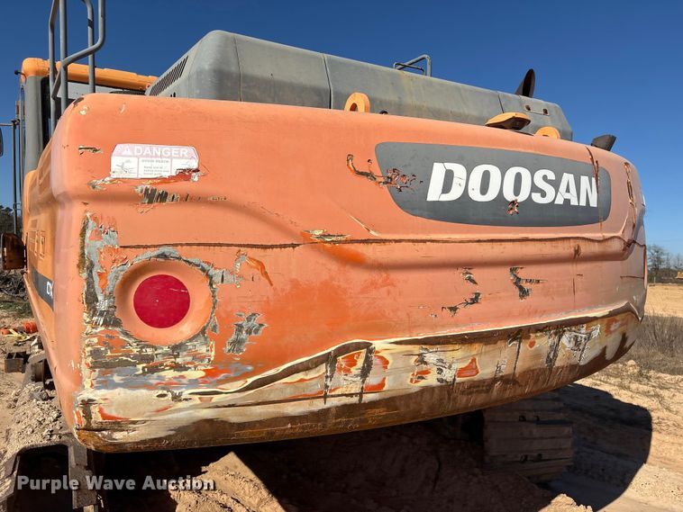 image for item EA7193 2012 Doosan DX350LC-3 excavator